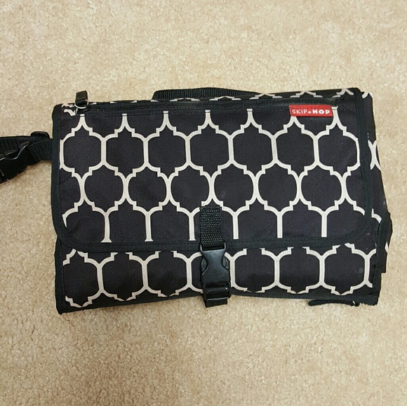 Traveling changing pad - Picture 1 of 3